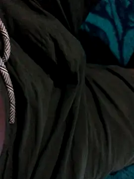 Snapshot of TheeRealShow chatting on 12-04-25, 08:30 TheeRealShow online show from 12-04-25, 08:30