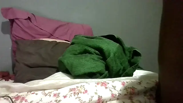 Snapshot of TheeRealShow chatting on 02-15-26, 07:51 TheeRealShow online show from 02-15-26, 07:51