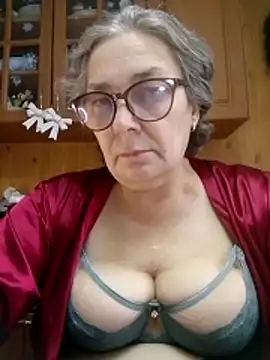 IrinaSweet54 online show from 12-17-25, 09:14