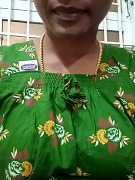 Snapshot of Ambika01 chatting on 01-19-26, 04:27 Ambika01 online show from 01-19-26, 04:27