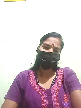 Snapshot of anusiya01 chatting on 09-14-25, 02:06 anusiya01 online show from 09-14-25, 02:06