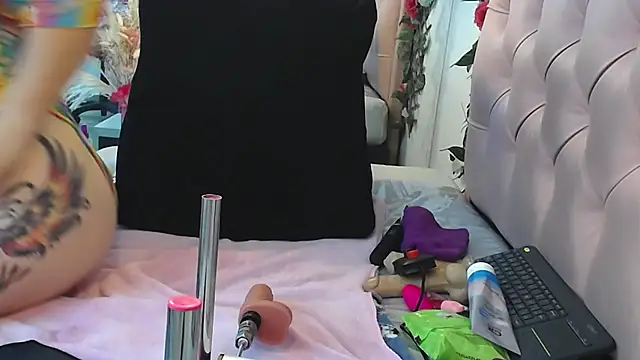 ElizabethSweet  online show from 06-03-26, 07:40