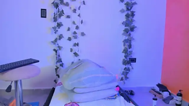 Cataleya19   online show from 02-18-26, 09:17