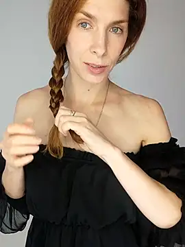 Snapshot of YourSuperModel chatting on 09-11-25, 11:32 YourSuperModel online show from 09-11-25, 11:32