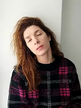 Snapshot of YourSuperModel chatting on 11-02-25, 06:29 YourSuperModel online show from 11-02-25, 06:29