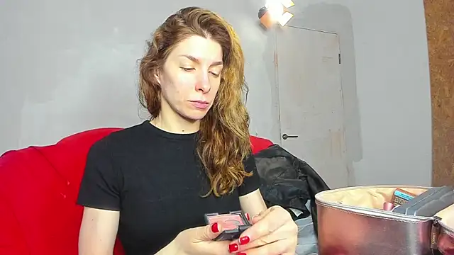 Snapshot of YourSuperModel chatting on 02-16-25, 04:42 YourSuperModel online show from 02-16-25, 04:42