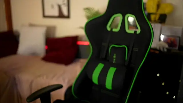 Bellis Perenis online show from 04-04-26, 03:29