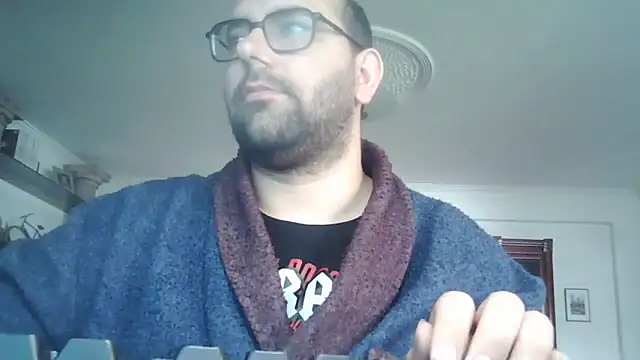 Snapshot of manokiitoo chatting on 04-12-26, 03:15 manokiitoo online show from 04-12-26, 03:15