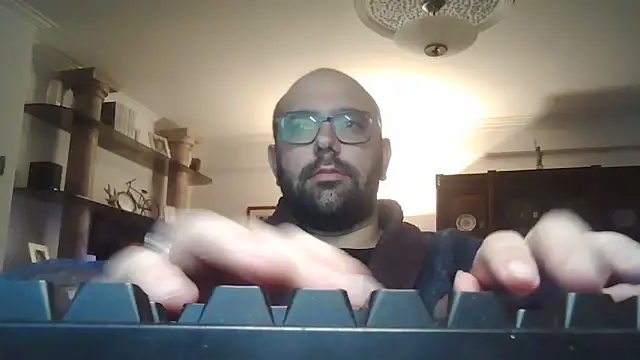 Snapshot of manokiitoo chatting on 04-14-26, 10:04 manokiitoo online show from 04-14-26, 10:04