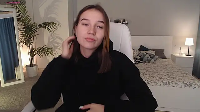 Bellla Haddid online show from 09-19-25, 01:09