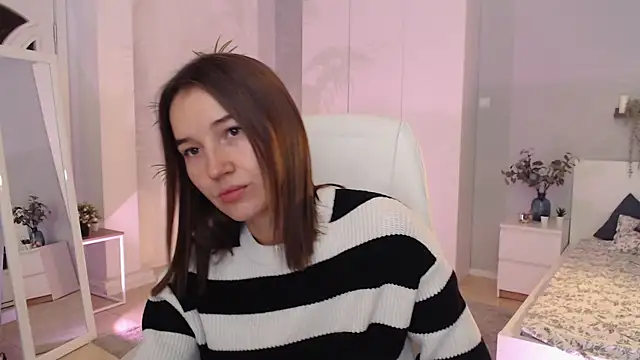 Bellla Haddid online show from 09-22-25, 01:00