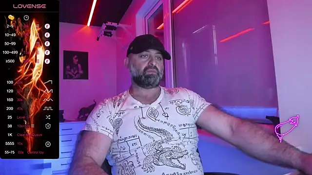 Snapshot of MAGABEAR077 chatting on 07-11-26, 12:05 MAGABEAR077 online show from 07-11-26, 12:05