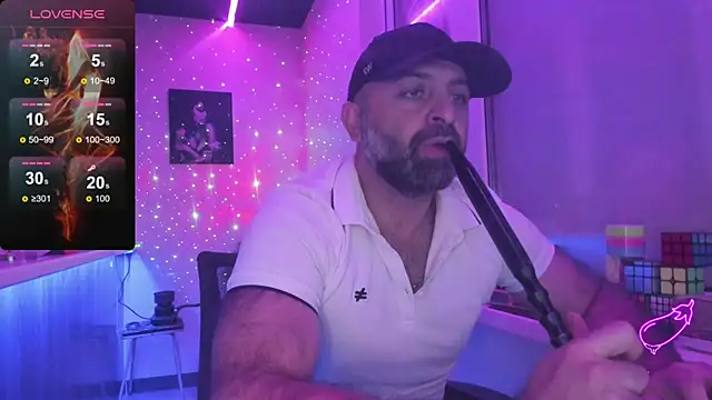 Snapshot of MAGABEAR077 chatting on 10-20-25, 10:10 MAGABEAR077 online show from 10-20-25, 10:10
