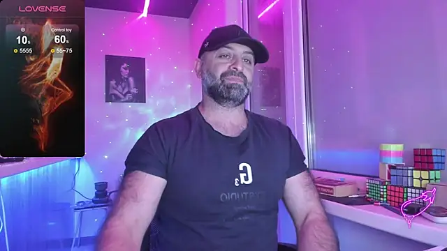 Snapshot of MAGABEAR077 chatting on 10-22-25, 03:00 MAGABEAR077 online show from 10-22-25, 03:00
