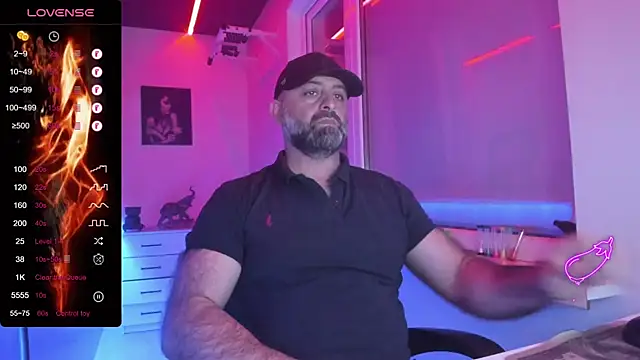 Snapshot of MAGABEAR077 chatting on 06-15-26, 05:34 MAGABEAR077 online show from 06-15-26, 05:34