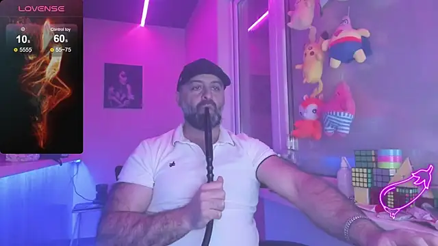 Snapshot of MAGABEAR077 chatting on 03-14-25, 04:43 MAGABEAR077 online show from 03-14-25, 04:43
