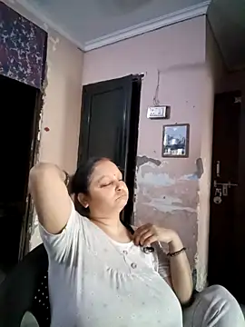 Kavya kapoor online show from 05-10-26, 12:53
