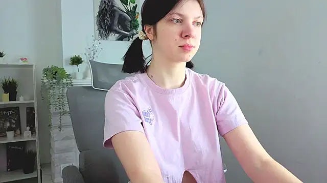 Baby Evalena online show from 02-10-26, 08:57