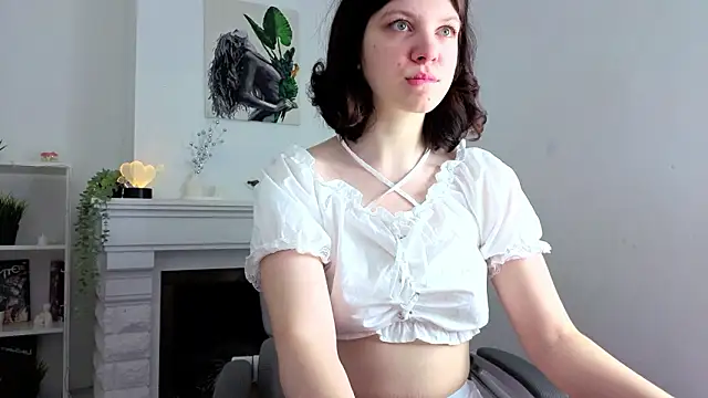 Baby Evalena online show from 02-17-26, 05:16