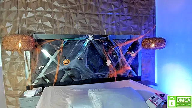 Rose Evans   online show from 11-04-25, 04:27