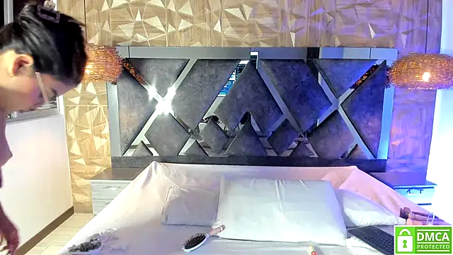 Rose Evans   online show from 11-11-25, 04:29