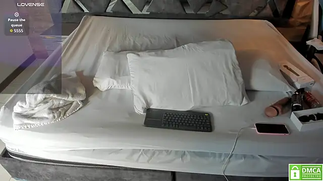 Rose Evans   online show from 02-06-26, 05:14