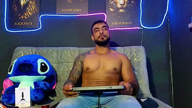 ERIC HARRISON online show from 11-15-25, 02:15