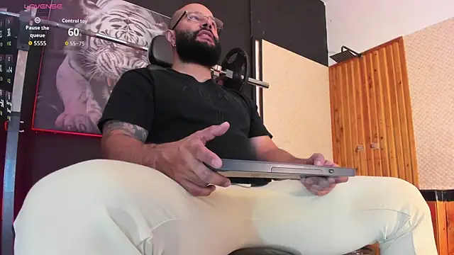 Luke  09 online show from 04-24-26, 11:45