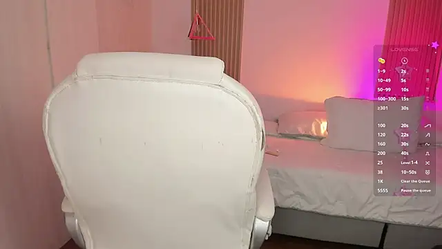 Kendall Bunnyy online show from 10-30-25, 07:55