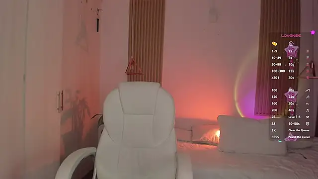 Kendall Bunnyy online show from 10-13-25, 09:16
