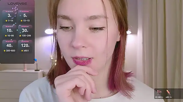 Snapshot of Pink_SeaGul chatting on 02-07-25, 08:10 Pink SeaGul online show from 02-07-25, 08:10