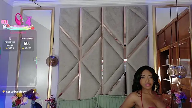 Lola King online show from 11-11-25, 03:23