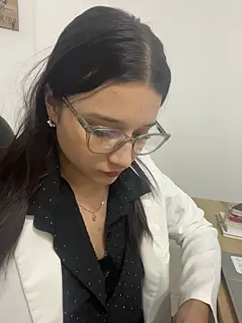 littlemelodi18 online show from 12-19-25, 08:55