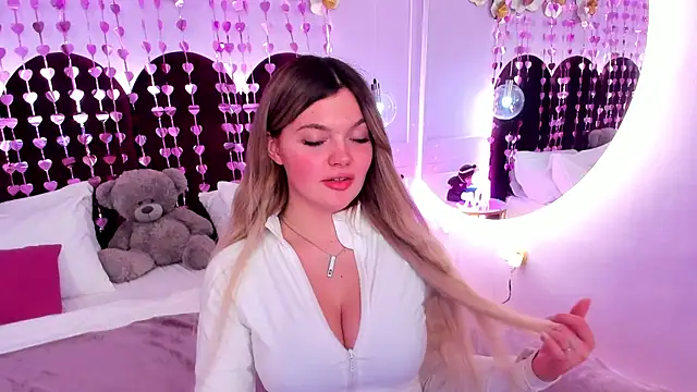 ZaraBloom online show from 02-15-26, 04:02