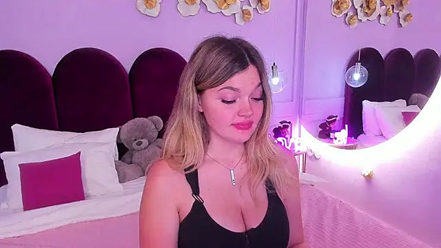 ZaraBloom online show from 02-06-26, 03:24