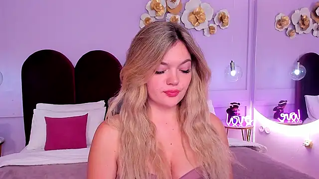 ZaraBloom online show from 10-14-25, 03:34