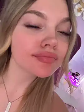 ZaraBloom online show from 03-17-26, 03:31