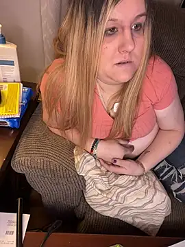 PuckBunny17 online show from 01-04-25, 11:43