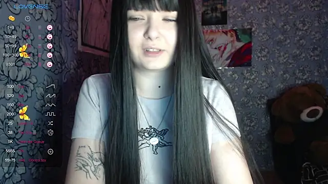 Snapshot of twinkling_melon chatting on 02-25-25, 04:14 twinkling melon online show from 02-25-25, 04:14