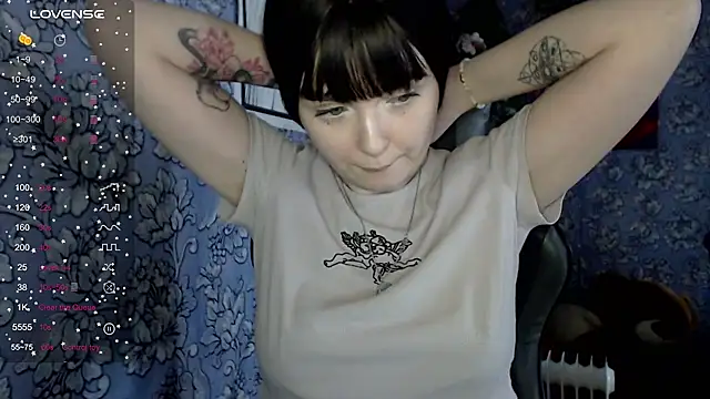 Snapshot of twinkling_melon chatting on 02-06-25, 09:00 twinkling melon online show from 02-06-25, 09:00