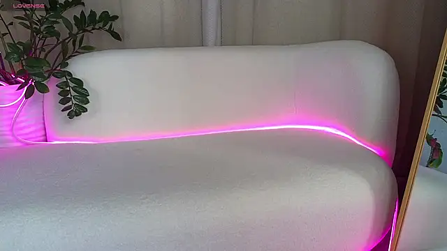 AliceBrayan online show from 03-22-25, 05:17