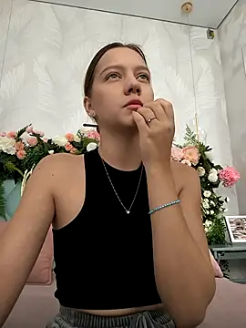 AliceBrayan online show from 10-11-25, 05:08