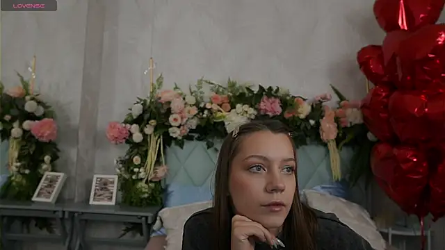 AliceBrayan online show from 02-21-26, 05:04