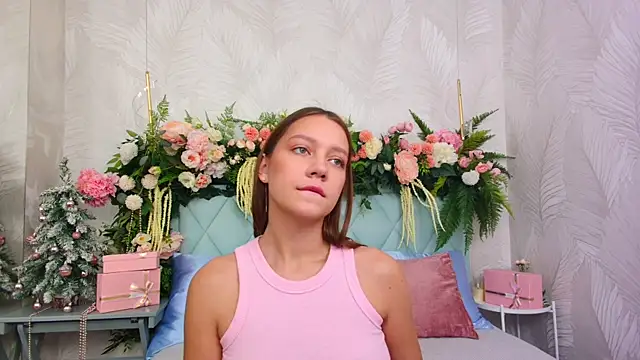 AliceBrayan online show from 12-19-25, 05:15