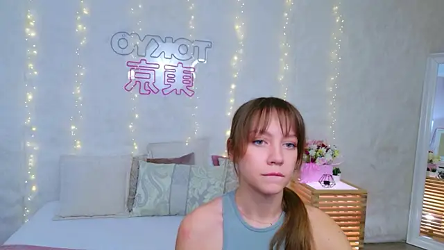 AliceBrayan online show from 04-18-26, 05:04