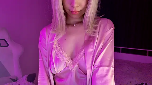 Miss Mia Murr online show from 10-25-25, 04:44