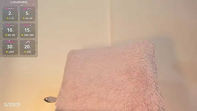 Sofia Burbano online show from 11-14-25, 08:56