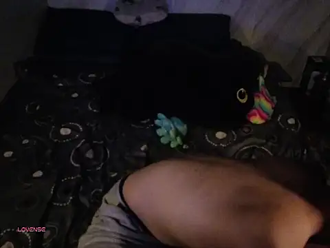 Snapshot of bbhiShark chatting on 09-16-25, 12:39 bbhiShark online show from 09-16-25, 12:39