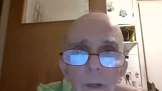 Snapshot of mariusica1@xh chatting on 07-14-26, 12:32 mariusica1xh online show from 07-14-26, 12:32
