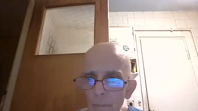 Snapshot of mariusica1@xh chatting on 06-02-26, 06:30 mariusica1xh online show from 06-02-26, 06:30